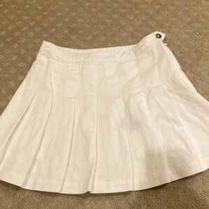 White pleated skirt